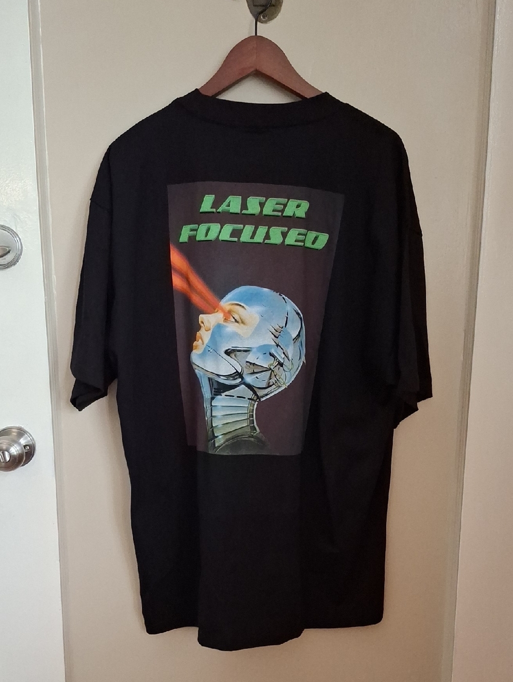 A Creator Club Laser Focused Black Graphic In The Back  Mens T-Shirt_1